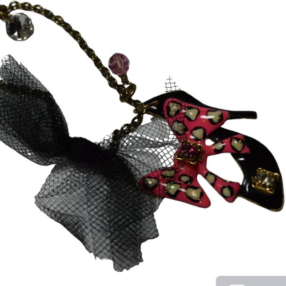 LUNCH AT THE RITZ (LATR) Shoe and Bow Necklace - Picture 2 of 7